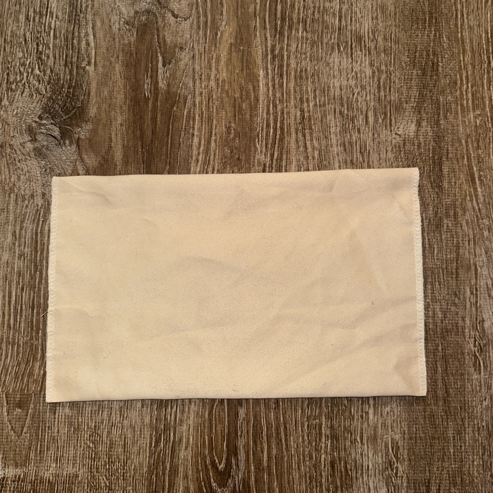Louis Vuitton Cream Dust Bag - Picture 2 of 2